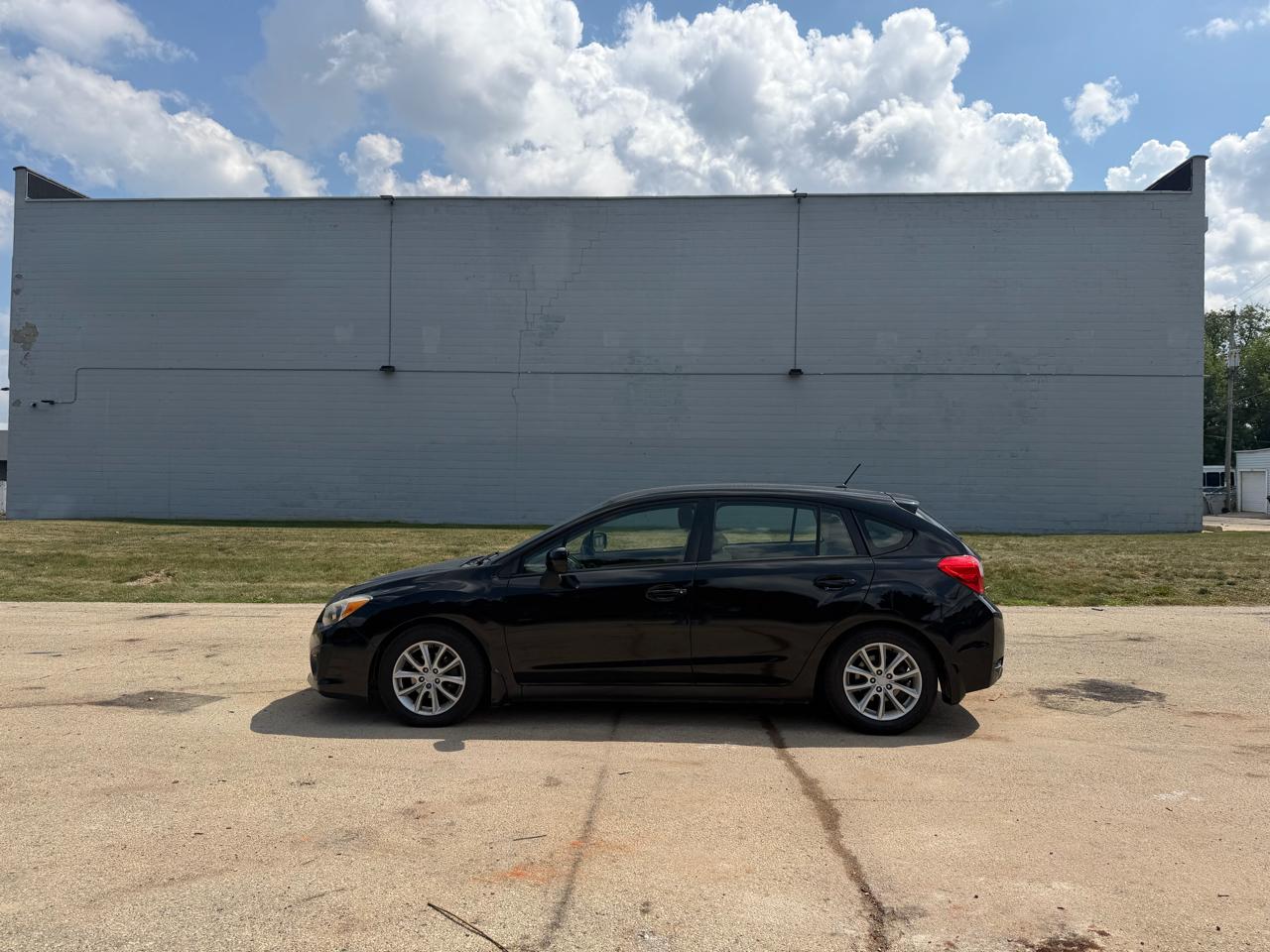 Subaru Impreza 2.0i Premium 5-Door w/All Weather Package 2014