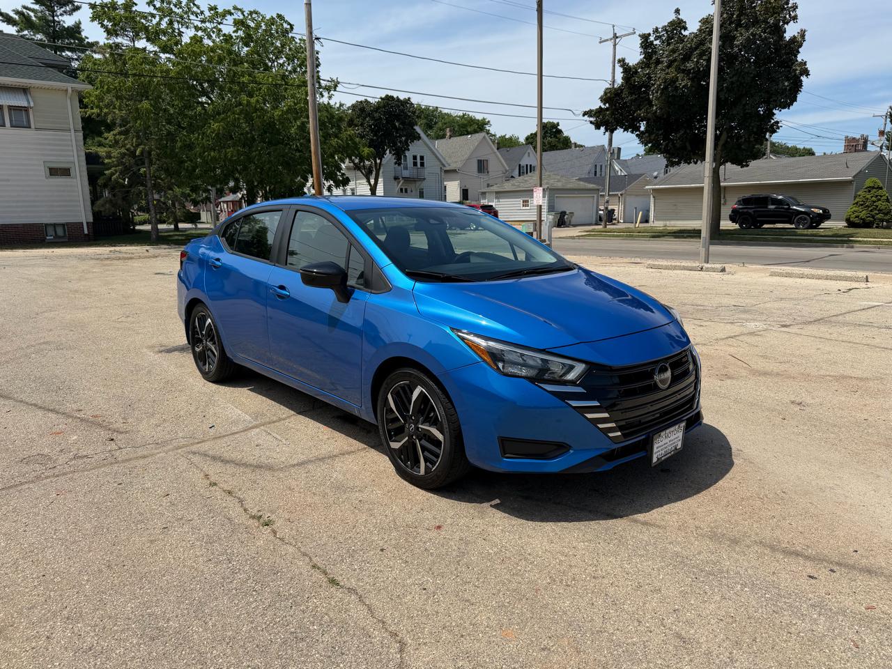 Nissan Versa SR 2023