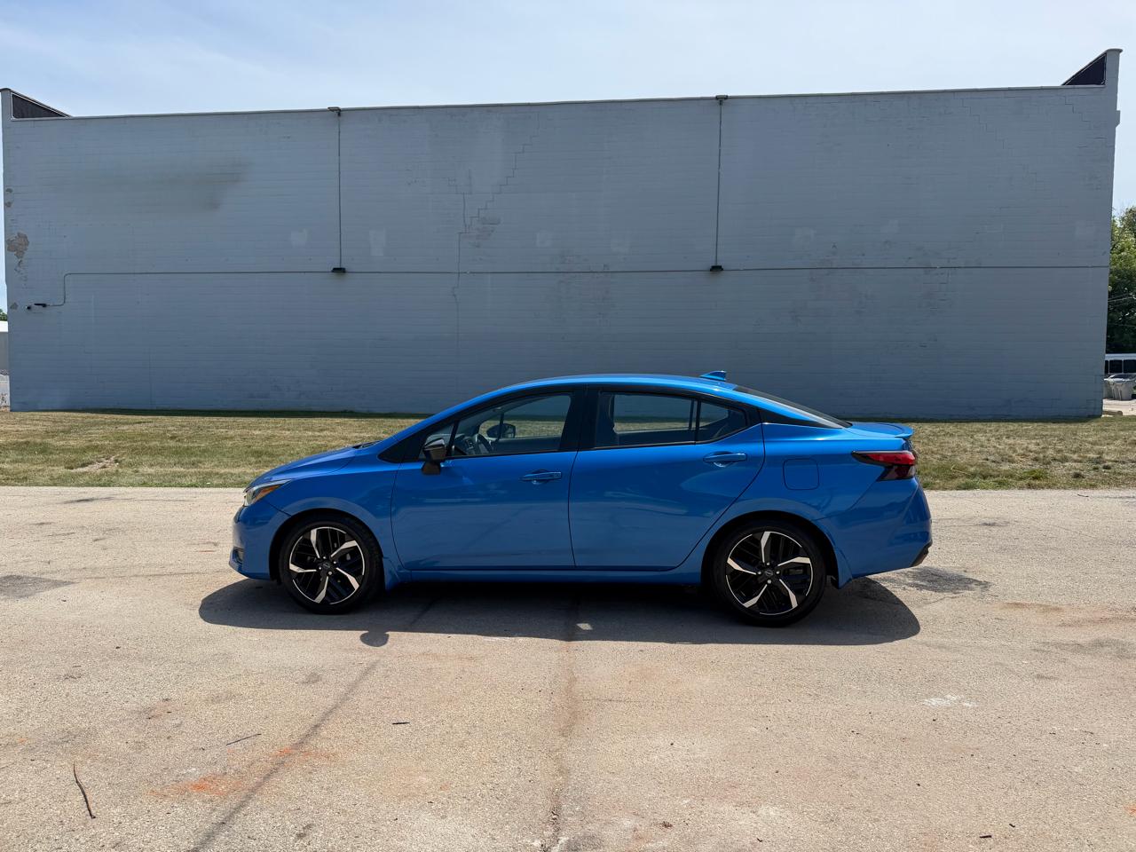 Nissan Versa SR 2023