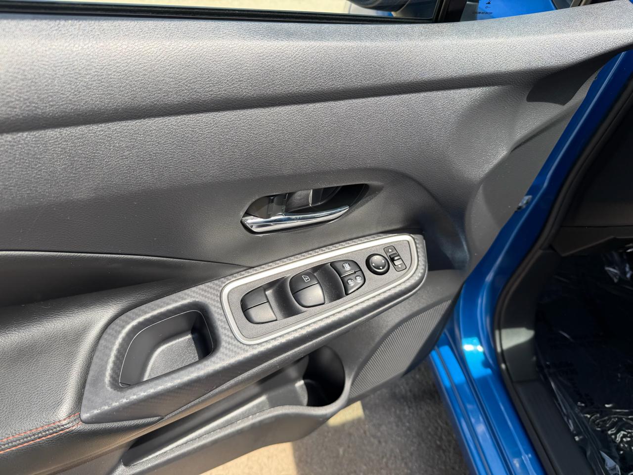 Nissan Versa SR 2023