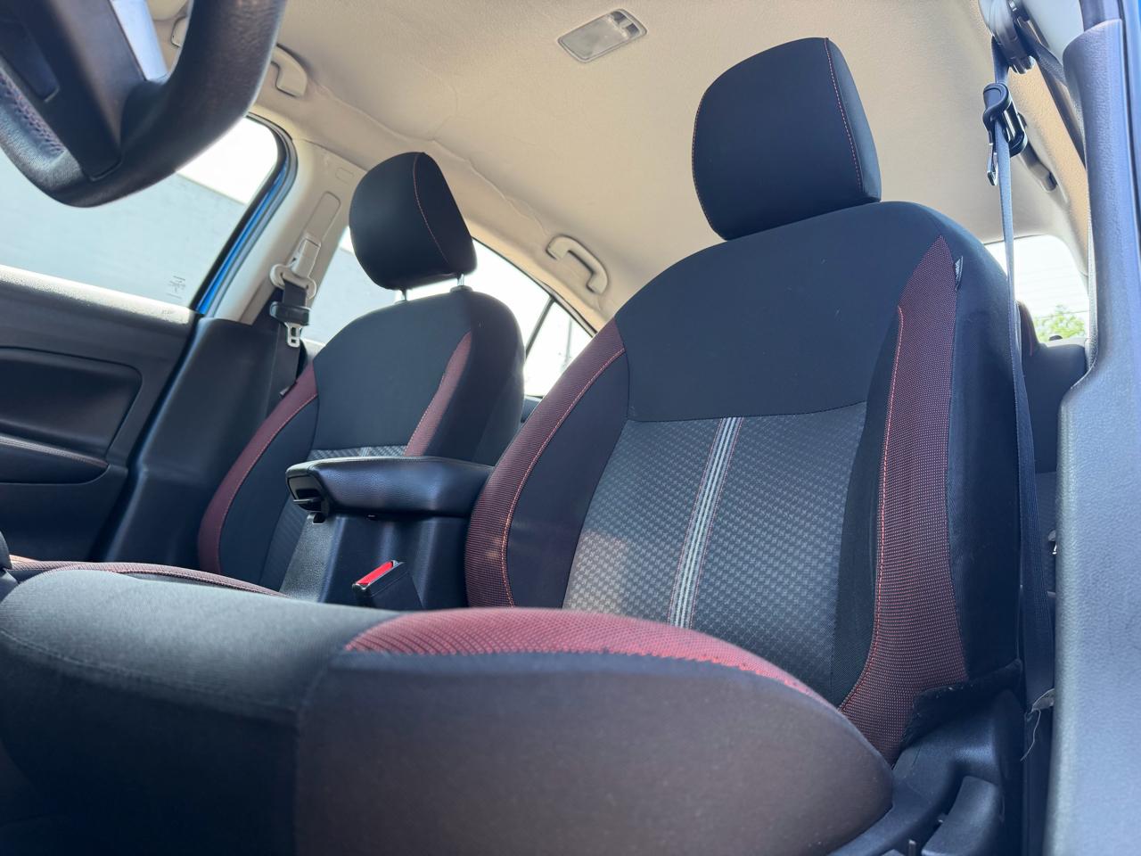 Nissan Versa SR 2023