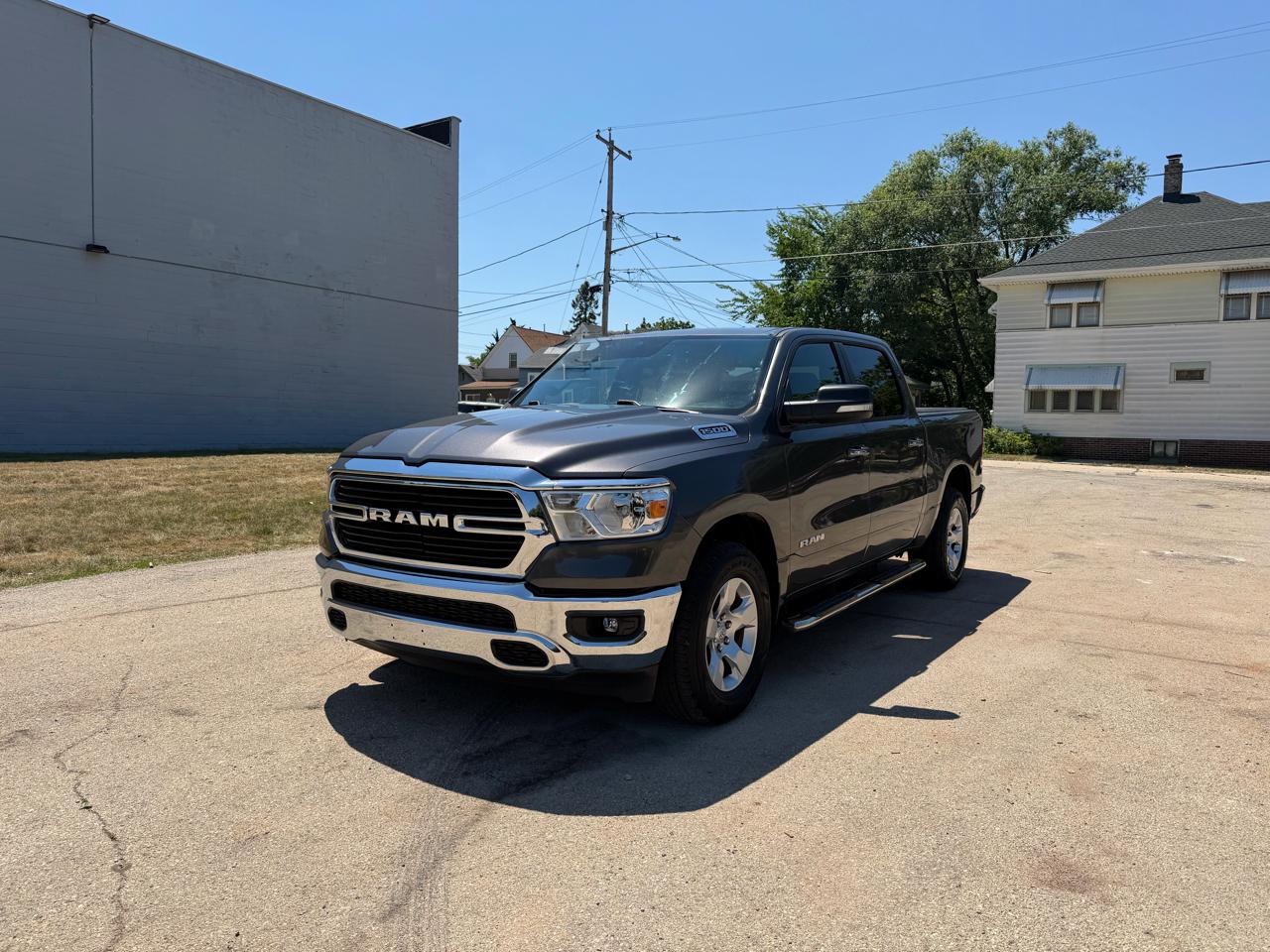 RAM 1500 Big Horn Crew Cab SWB 4WD 2020