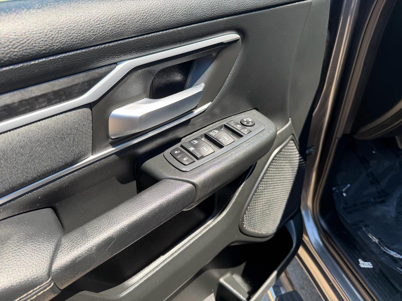 RAM 1500 Big Horn Crew Cab SWB 4WD 2020