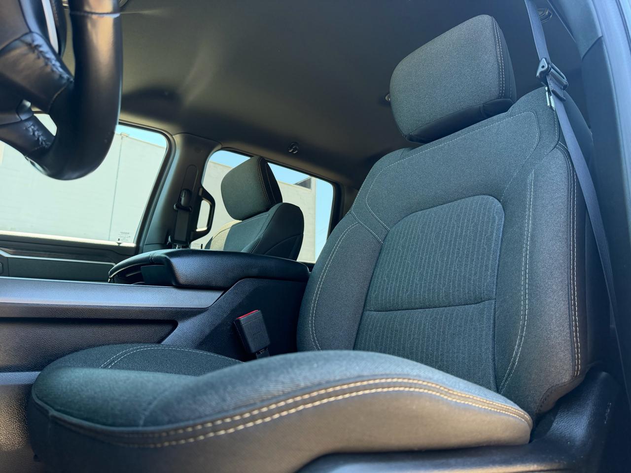 RAM 1500 Big Horn Crew Cab SWB 4WD 2020