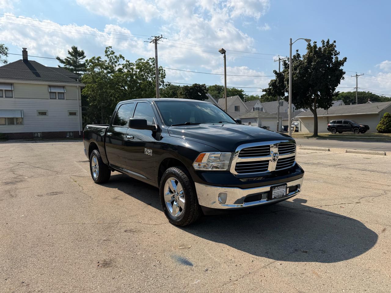 RAM 1500 SLT Crew Cab SWB 4WD 2015