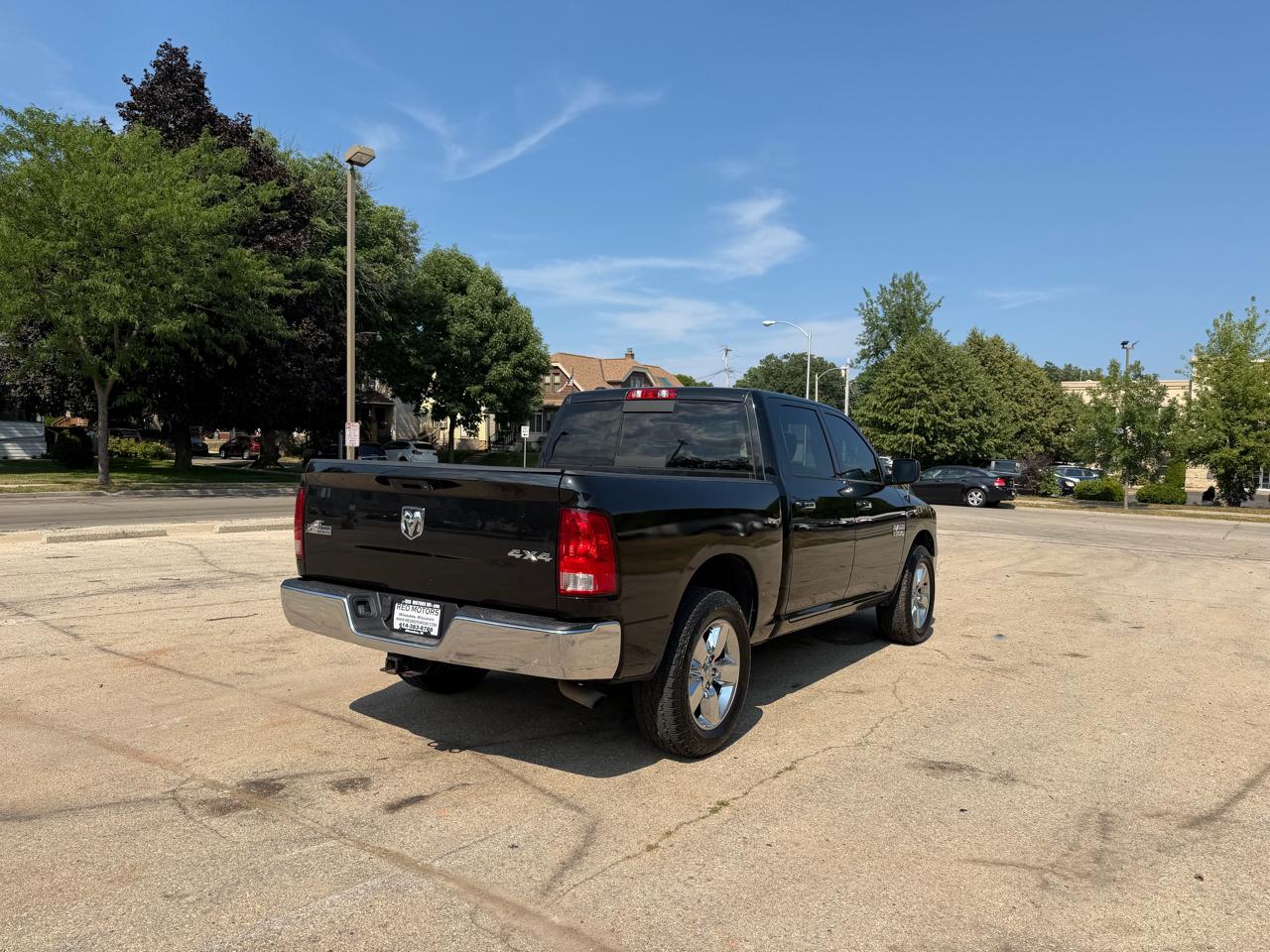 RAM 1500 SLT Crew Cab SWB 4WD 2015