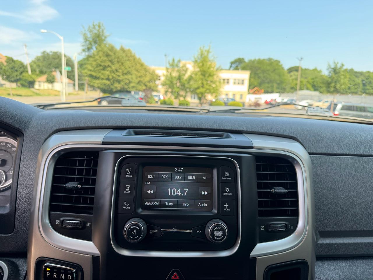 RAM 1500 SLT Crew Cab SWB 4WD 2015