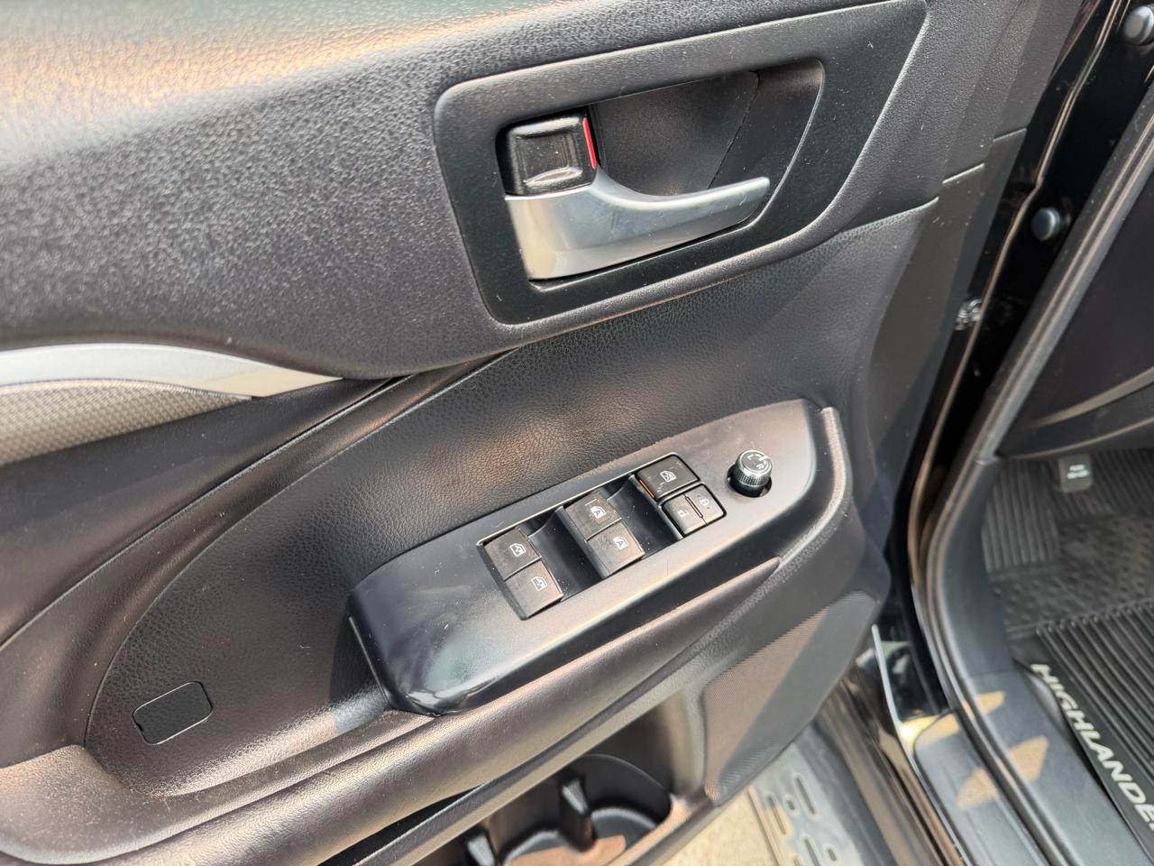 Toyota Highlander XLE AWD V6 2019