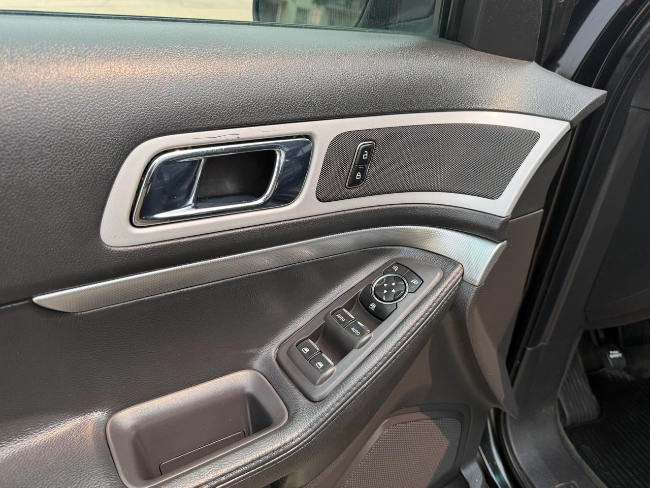 Ford Explorer XLT 4WD 2012