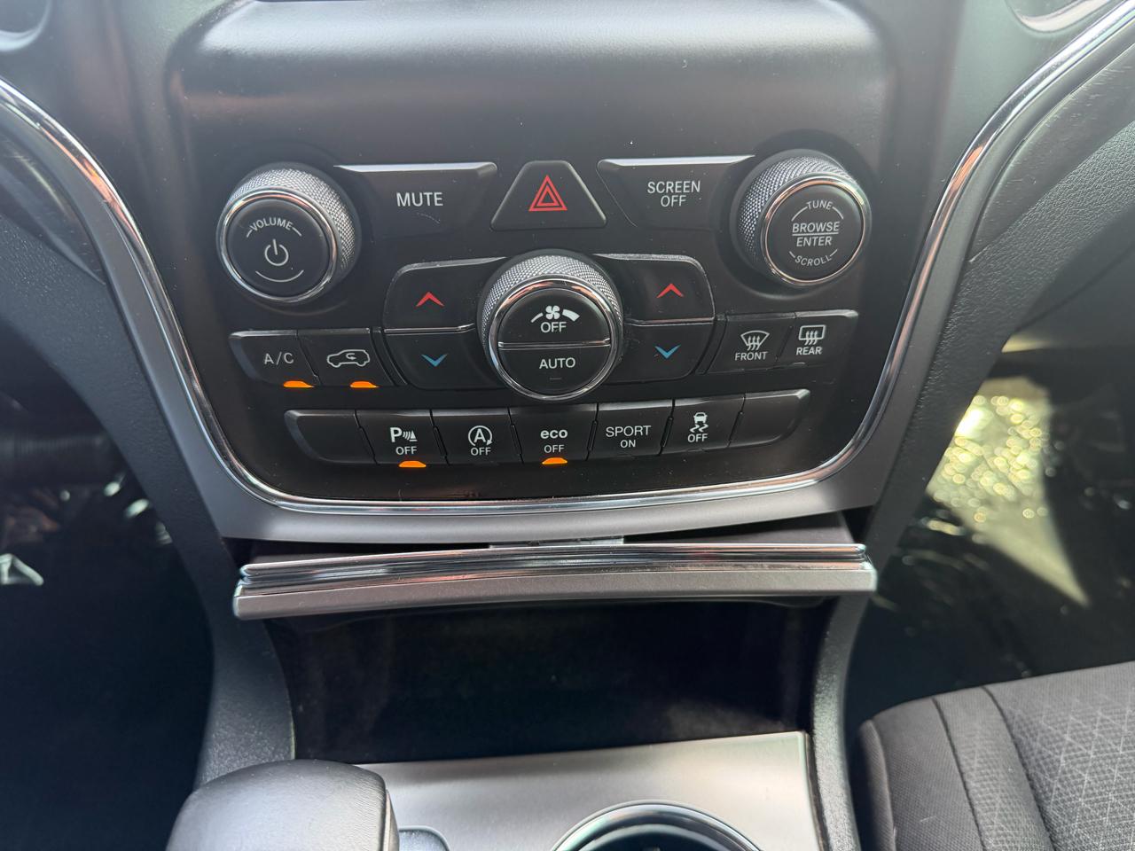 Jeep Grand Cherokee Laredo 4WD 2018