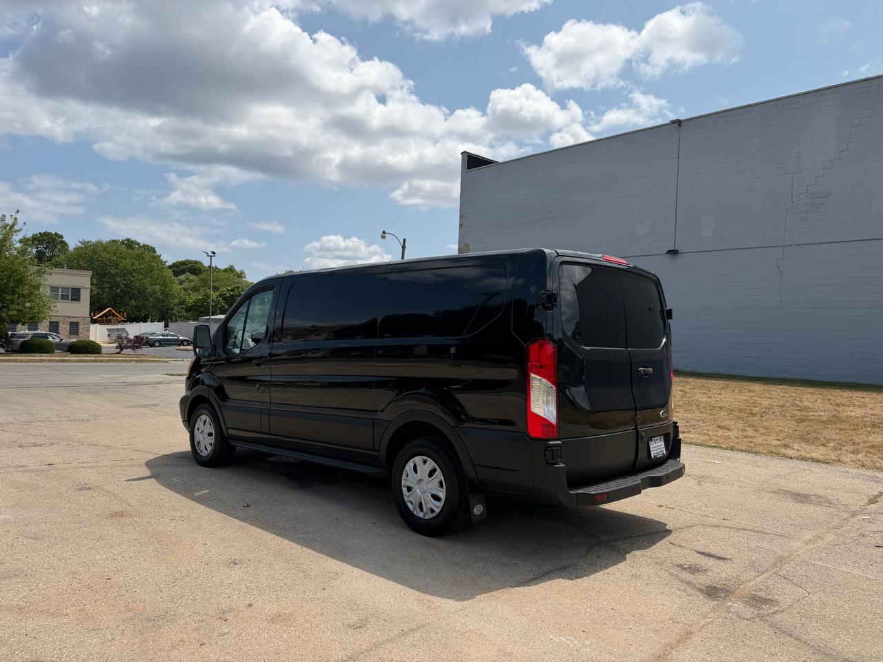 Ford Transit 150 Van Low Roof w/Sliding Pass. 130-in. WB 2018