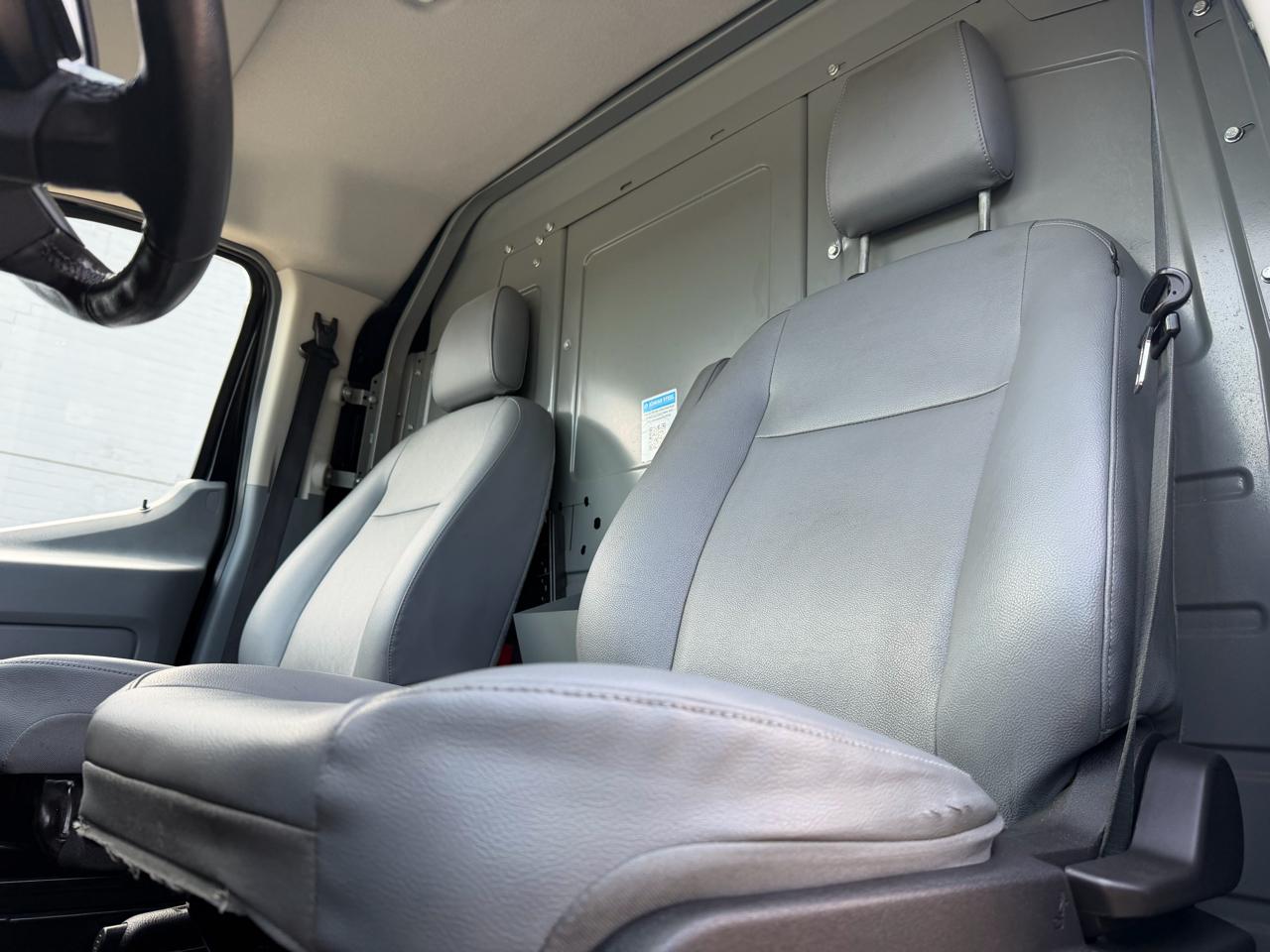 Ford Transit 150 Van Low Roof w/Sliding Pass. 130-in. WB 2018