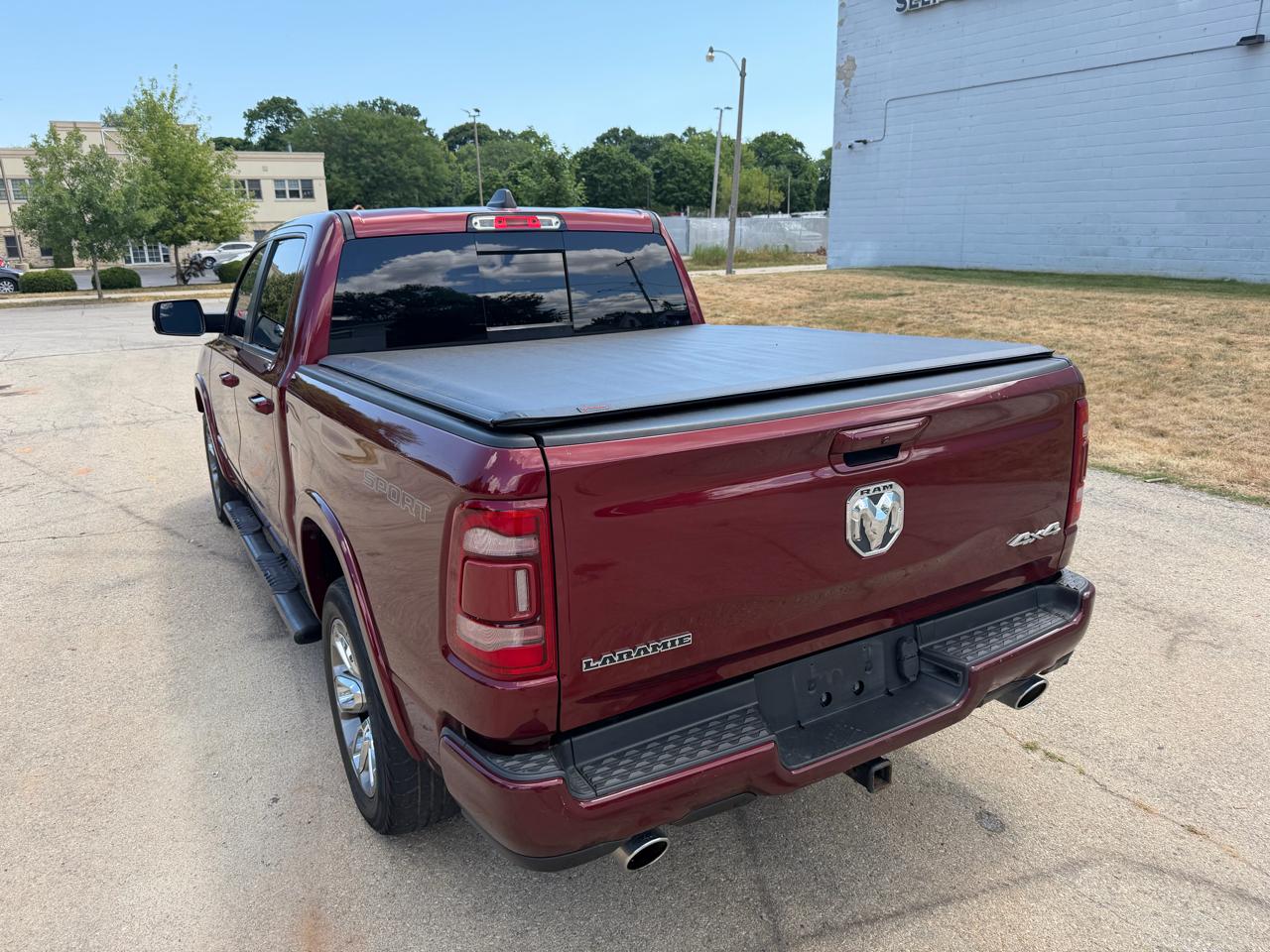 RAM 1500 Laramie Crew Cab SWB 4WD 2021