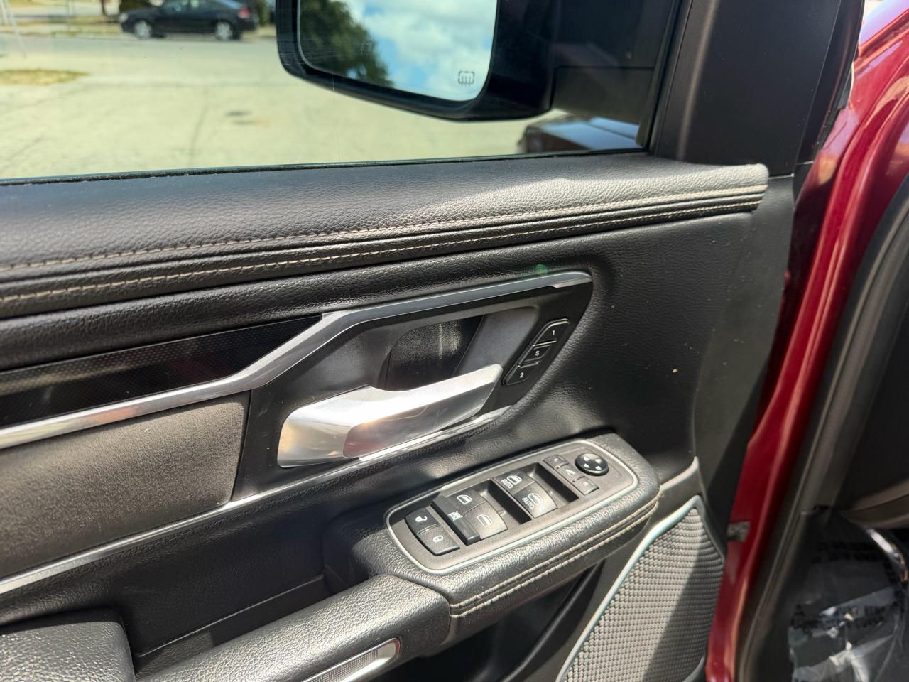 RAM 1500 Laramie Crew Cab SWB 4WD 2021