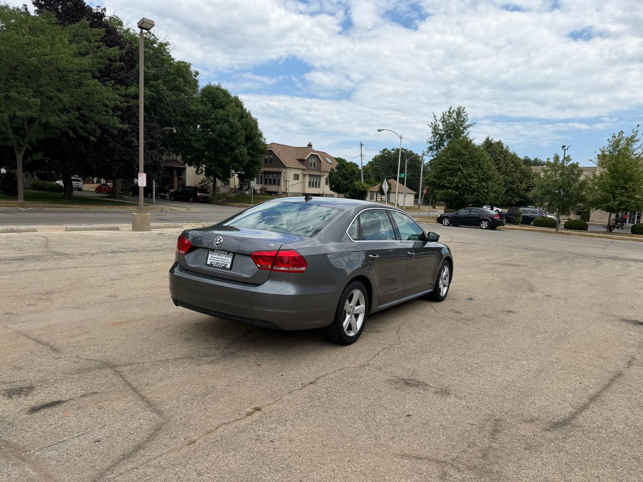 Volkswagen Passat 2.5L SE AT 2013