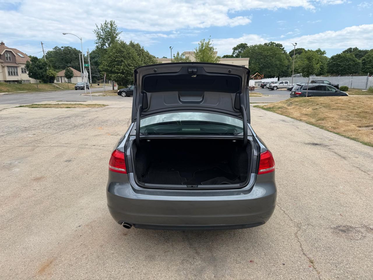Volkswagen Passat 2.5L SE AT 2013