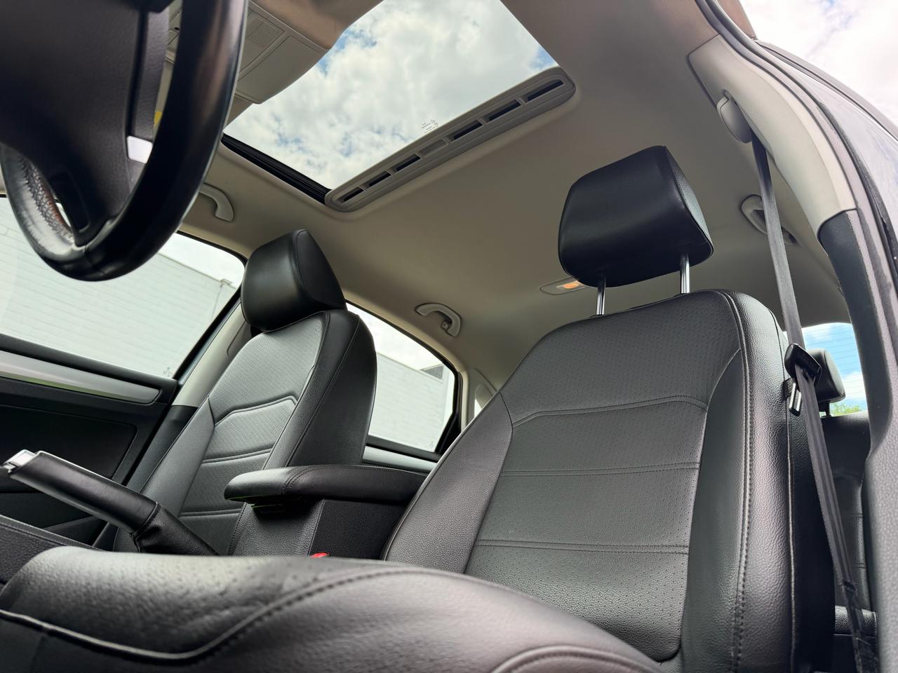 Volkswagen Passat 2.5L SE AT 2013