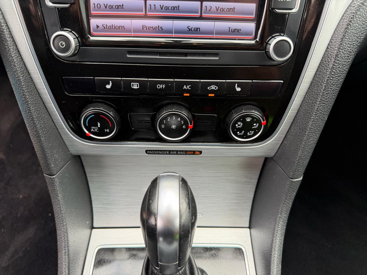 Volkswagen Passat 2.5L SE AT 2013