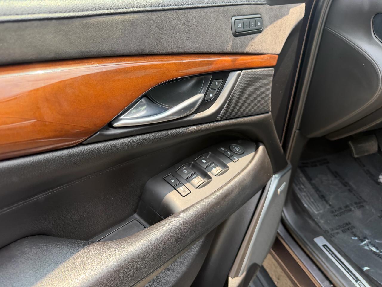Cadillac Escalade Premium 4WD 2018