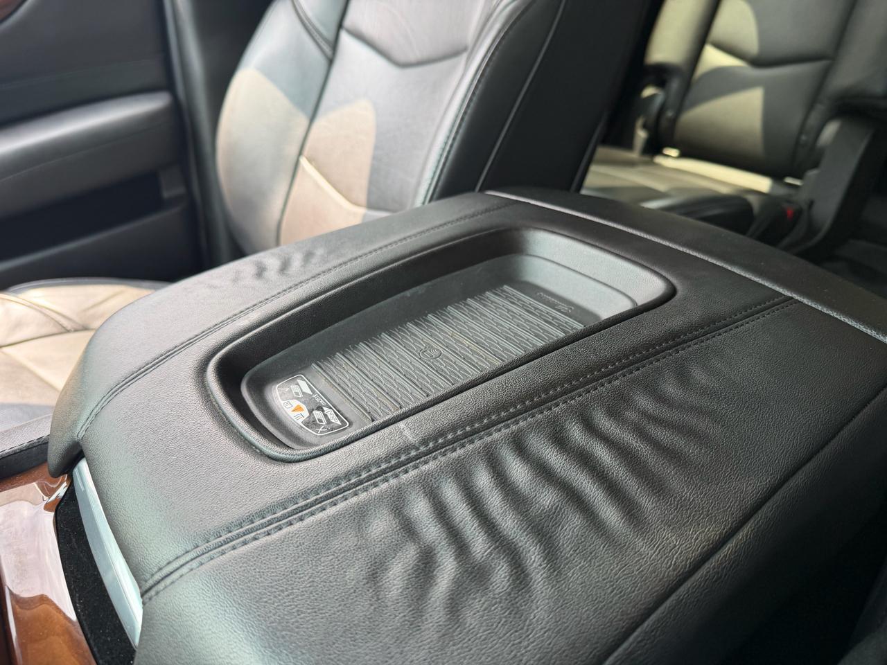 Cadillac Escalade Premium 4WD 2018