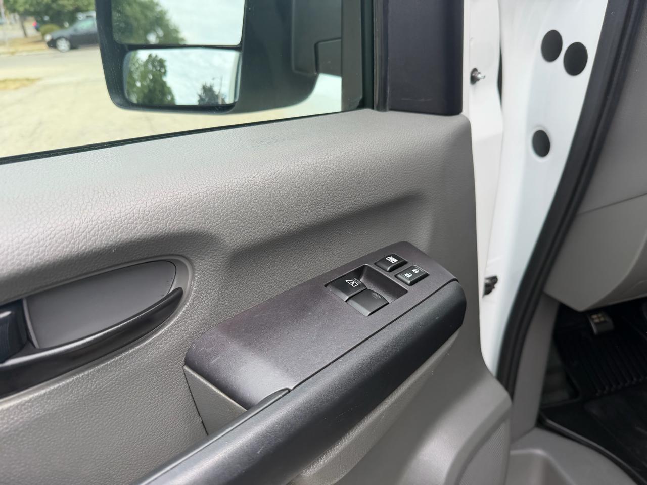 Nissan NV Cargo 1500 S 2019