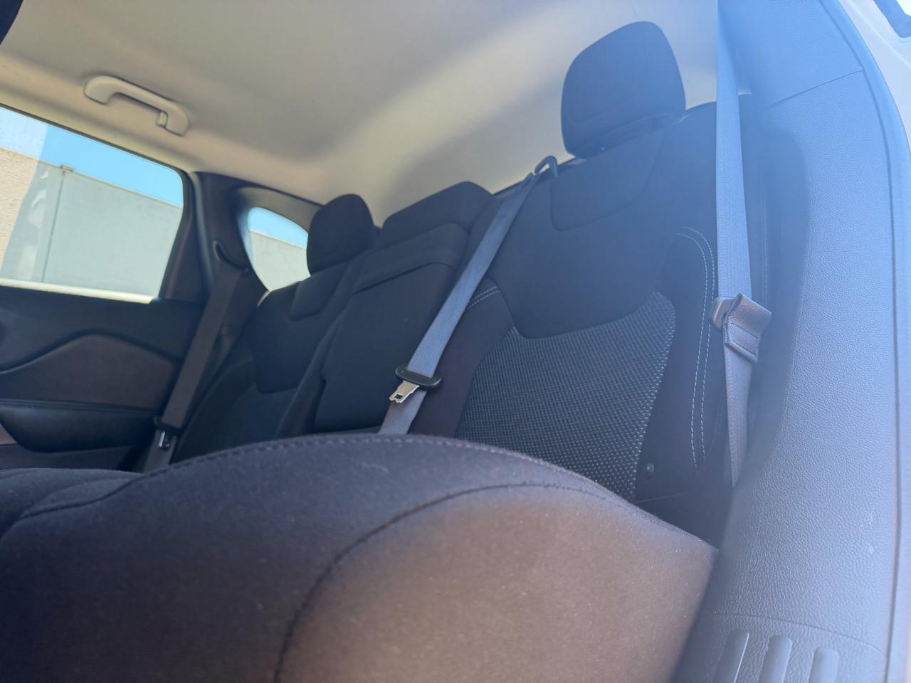 Jeep Cherokee Latitude FWD 2019