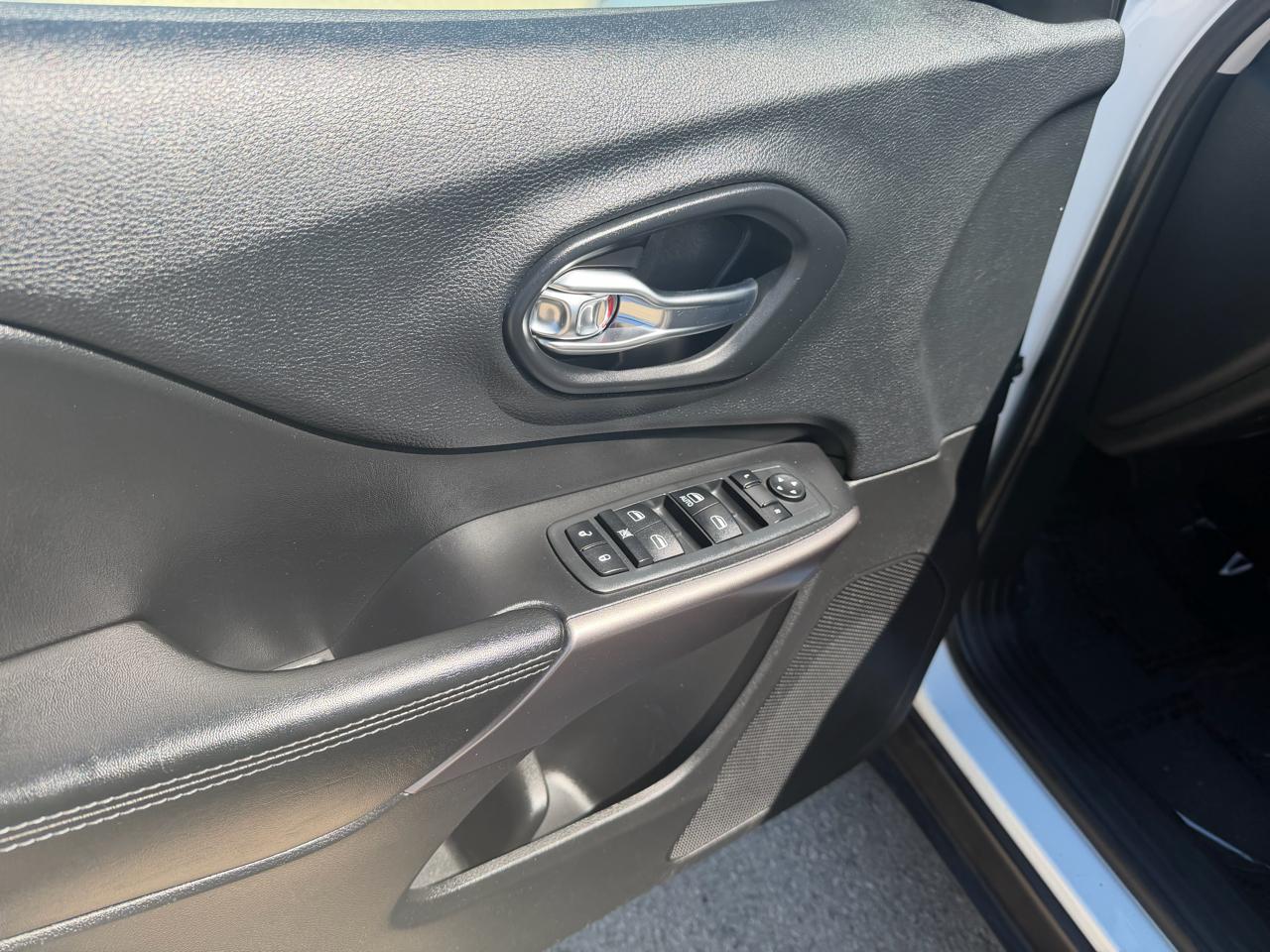 Jeep Cherokee Latitude FWD 2019