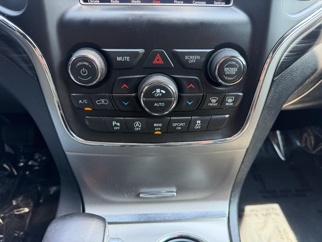 Jeep Grand Cherokee Laredo 4WD 2020