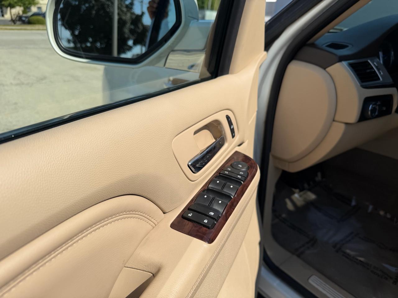 Cadillac Escalade EXT Luxury 2011