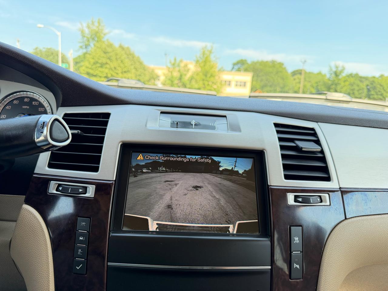 Cadillac Escalade EXT Luxury 2011