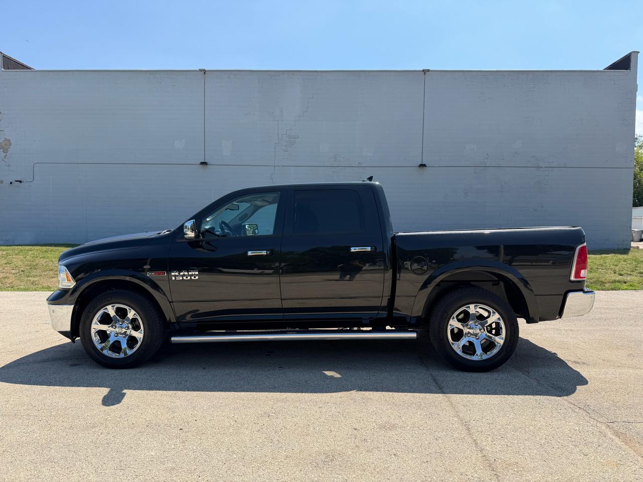 RAM 1500 Laramie Crew Cab SWB 4WD 2018
