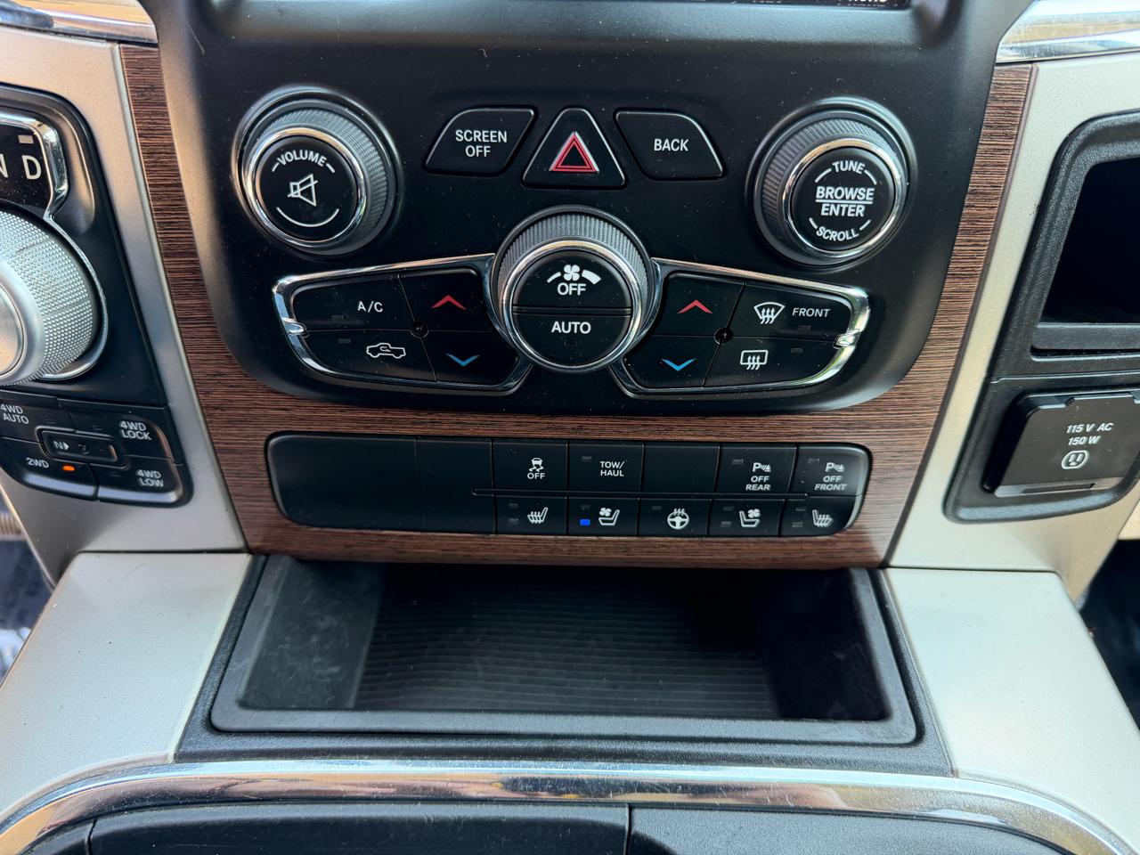 RAM 1500 Laramie Crew Cab SWB 4WD 2018