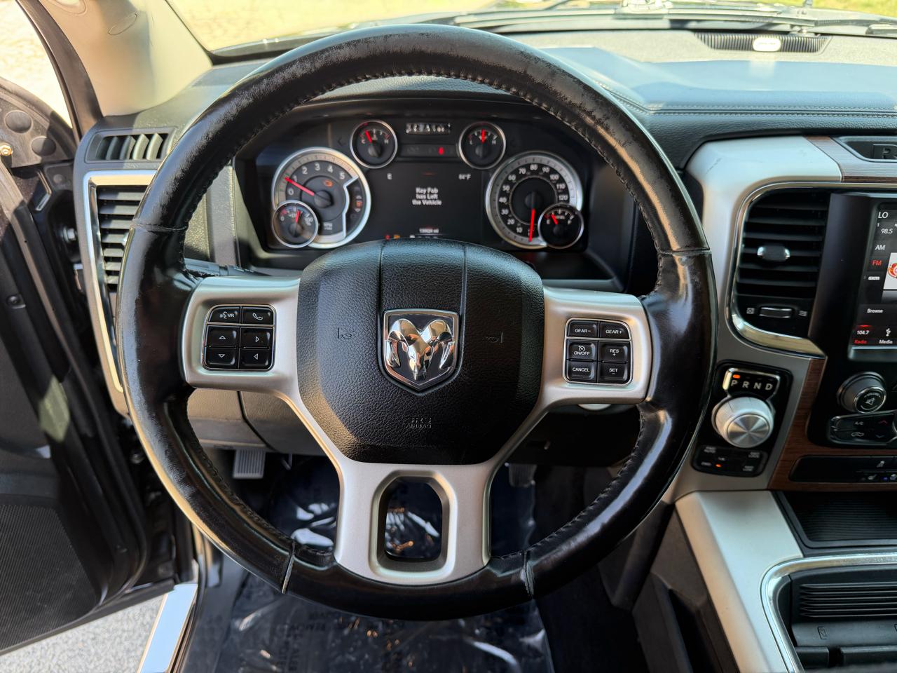 RAM 1500 Laramie Crew Cab SWB 4WD 2018