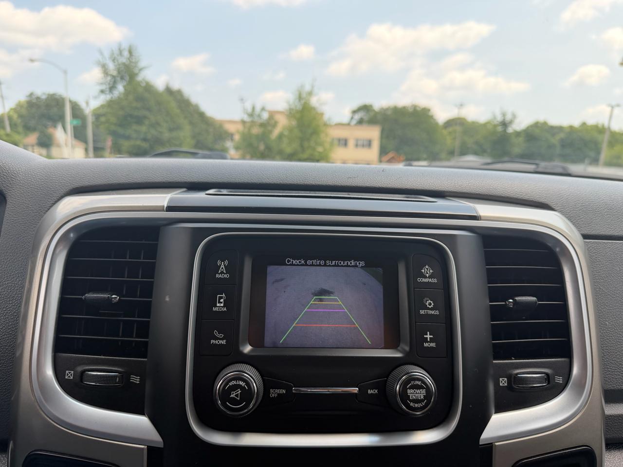 RAM 1500 SLT Crew Cab SWB 4WD 2013