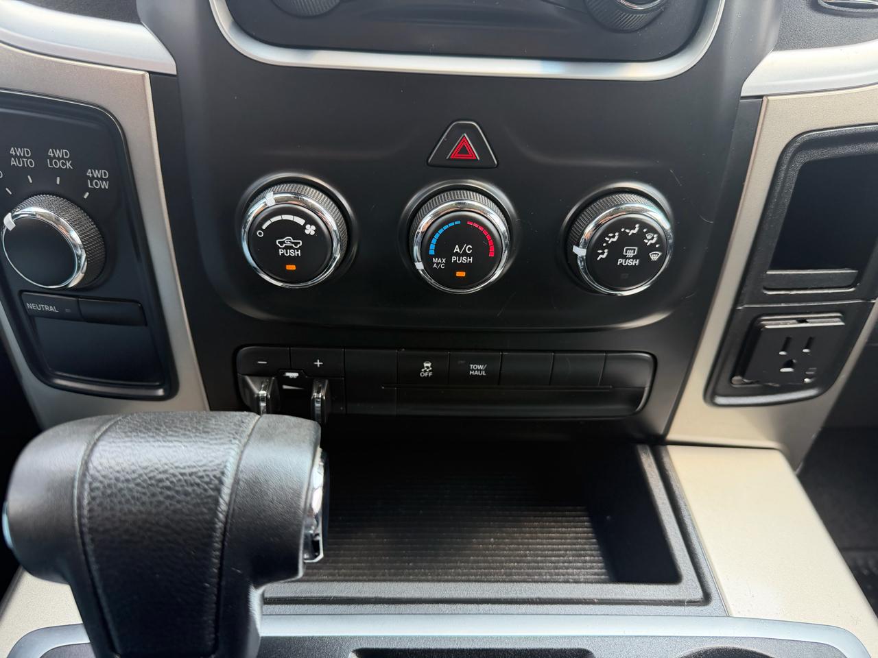 RAM 1500 SLT Crew Cab SWB 4WD 2013