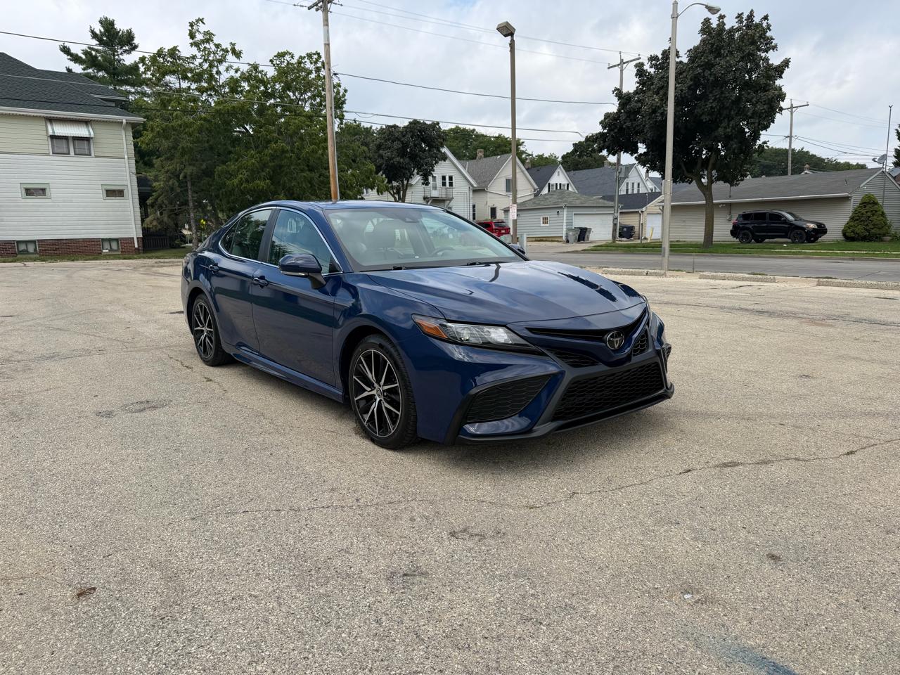 Toyota Camry SE 2023