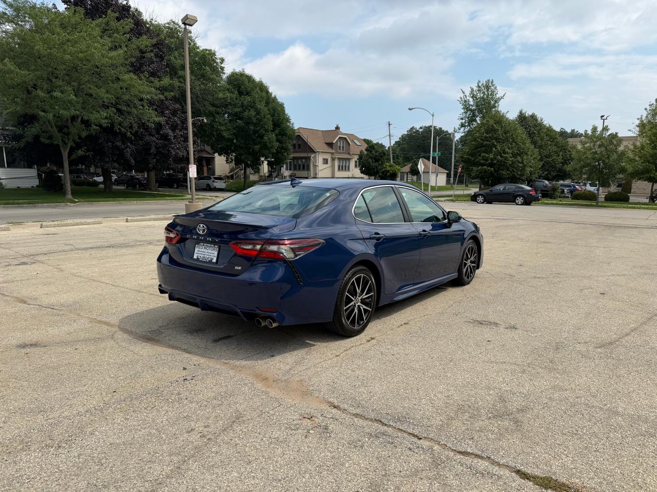 Toyota Camry SE 2023