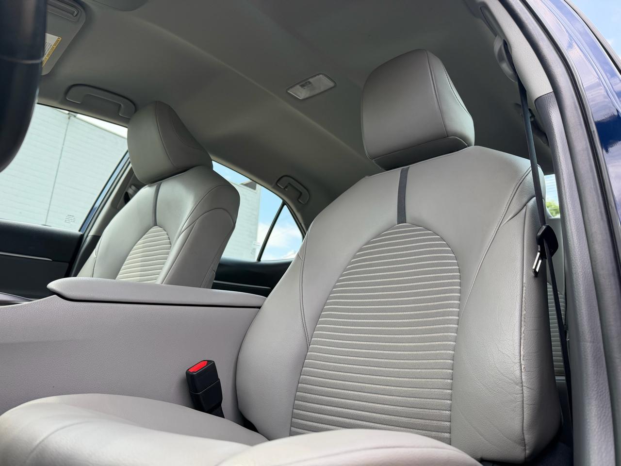 Toyota Camry SE 2023