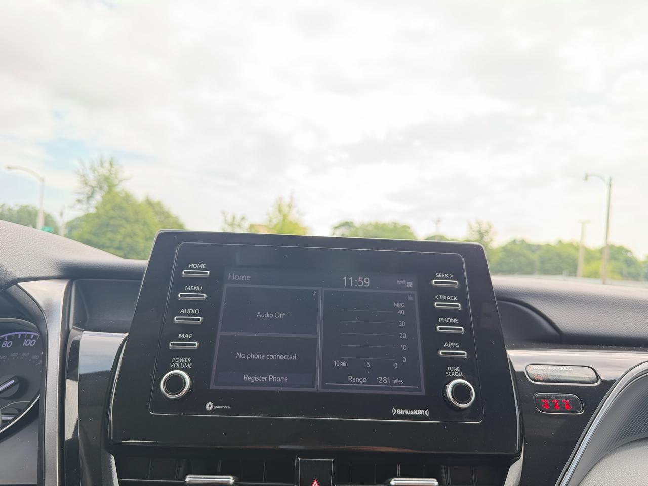Toyota Camry SE 2023