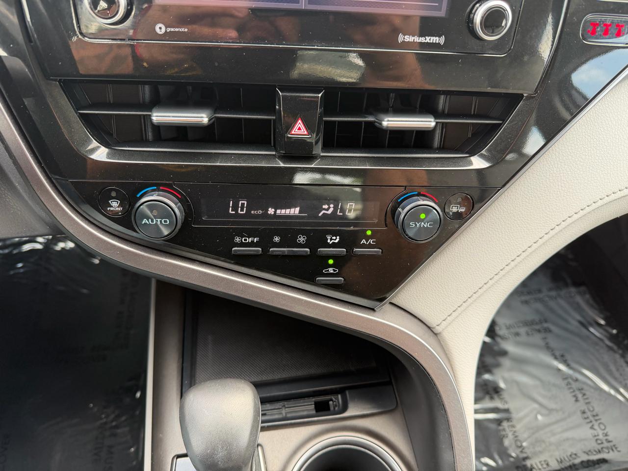 Toyota Camry SE 2023