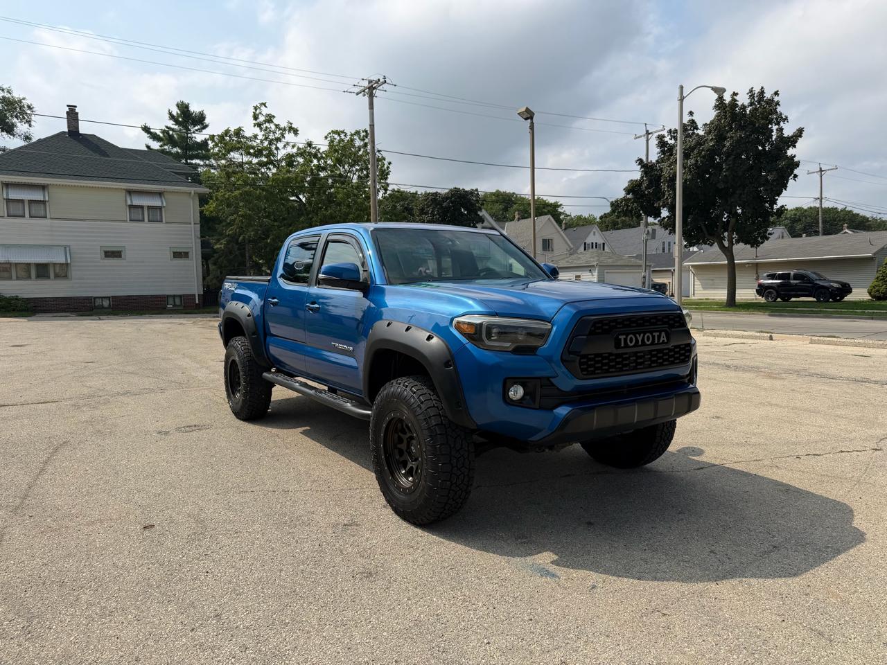 Toyota Tacoma SR5 Double Cab Long Bed V6 6AT 4WD 2017