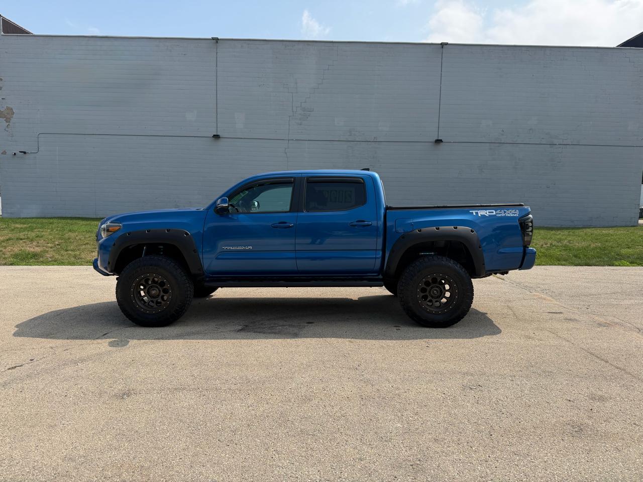 Toyota Tacoma SR5 Double Cab Long Bed V6 6AT 4WD 2017