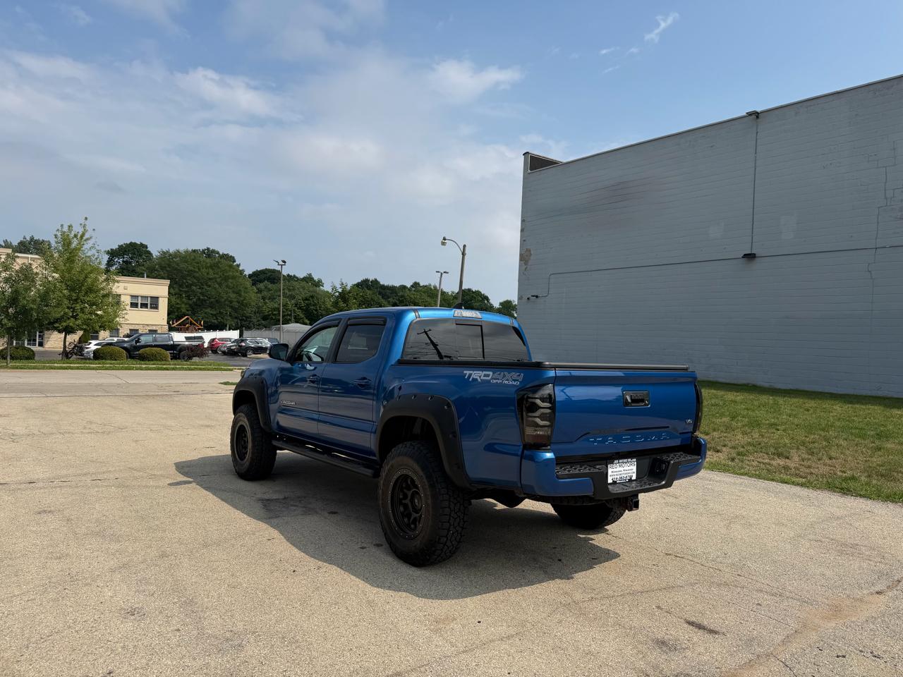 Toyota Tacoma SR5 Double Cab Long Bed V6 6AT 4WD 2017