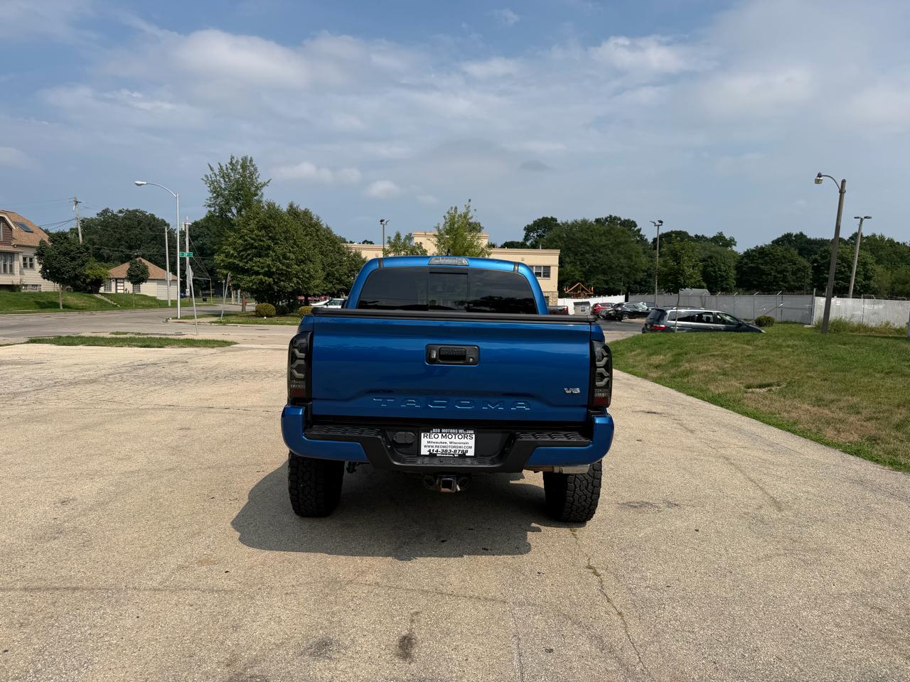 Toyota Tacoma SR5 Double Cab Long Bed V6 6AT 4WD 2017