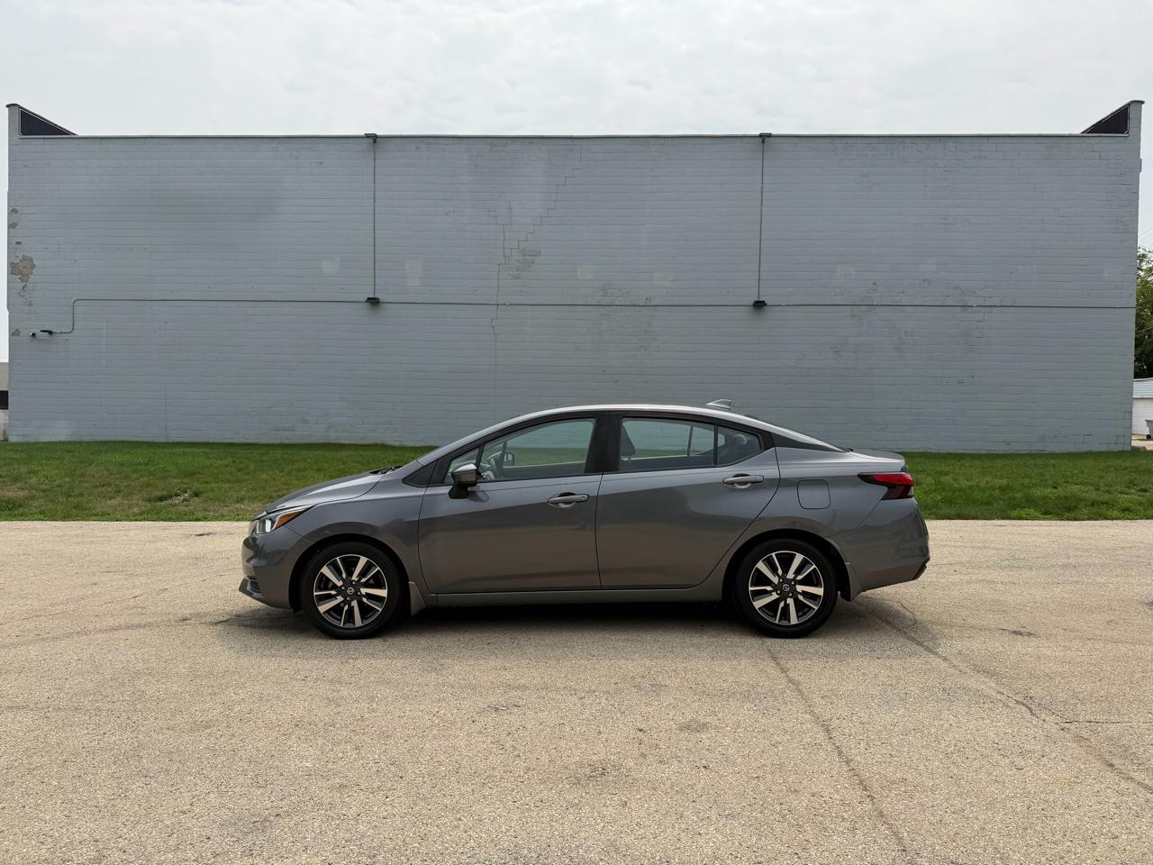Nissan Versa SV 2020