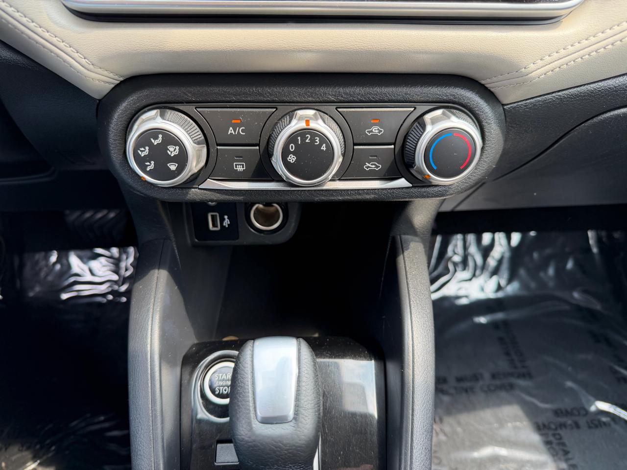 Nissan Versa SV 2020