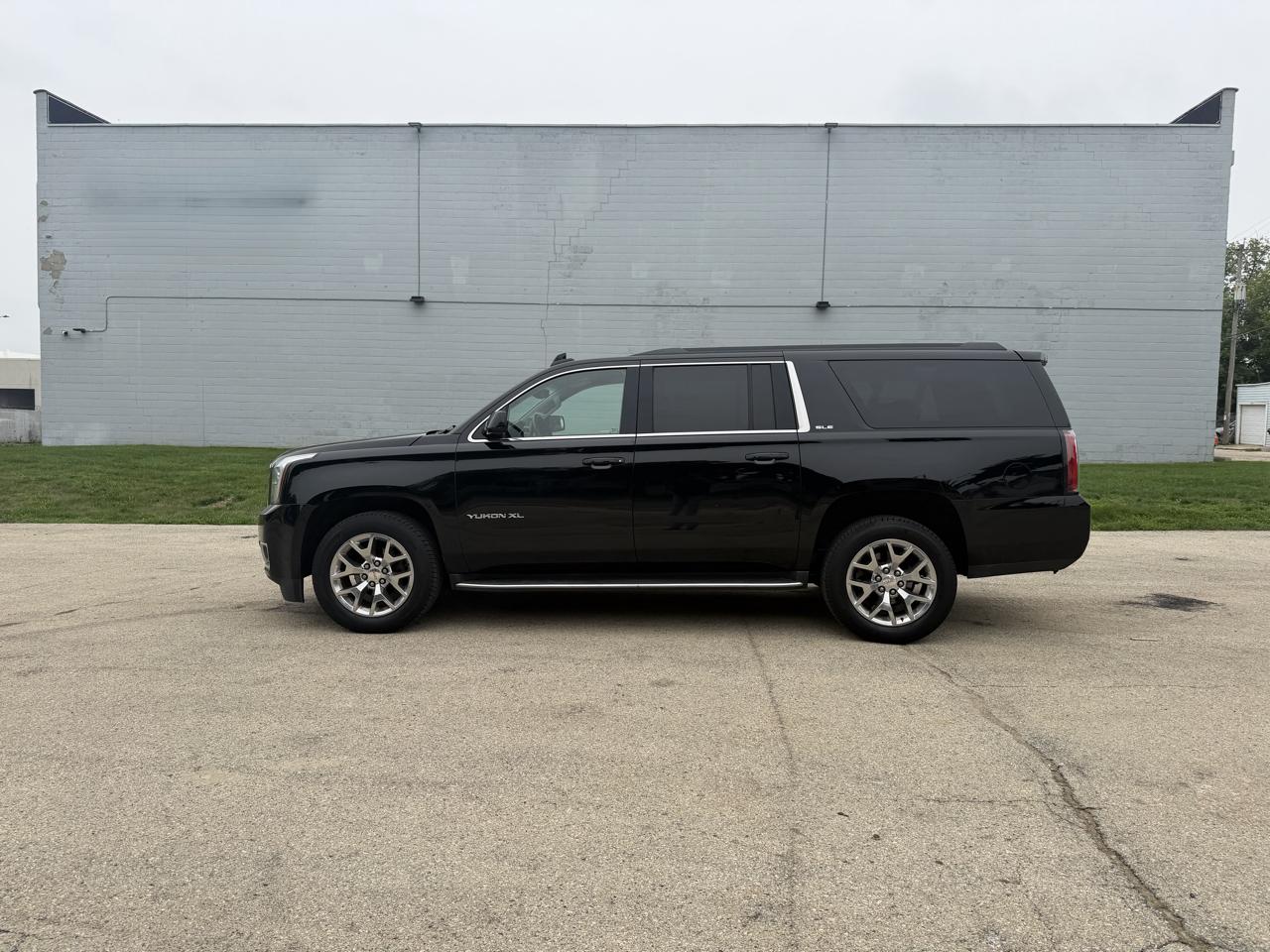 GMC Yukon XL SLE 4WD 2017