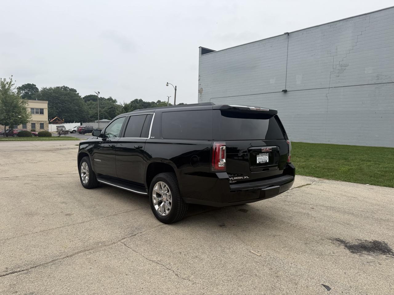 GMC Yukon XL SLE 4WD 2017