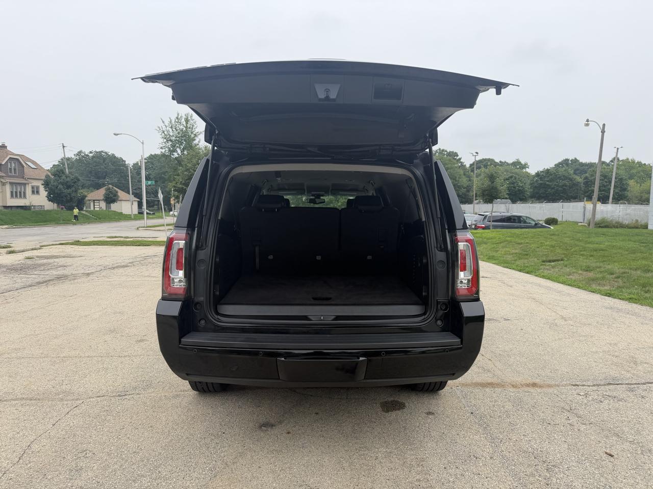 GMC Yukon XL SLE 4WD 2017