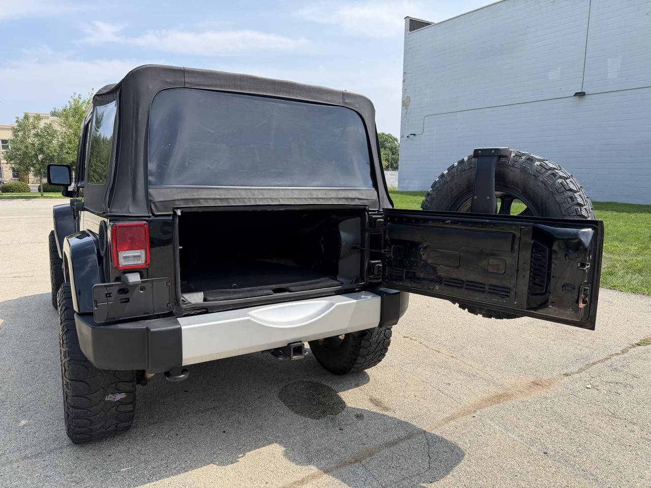 Jeep Wrangler Unlimited Sahara 4WD 2012
